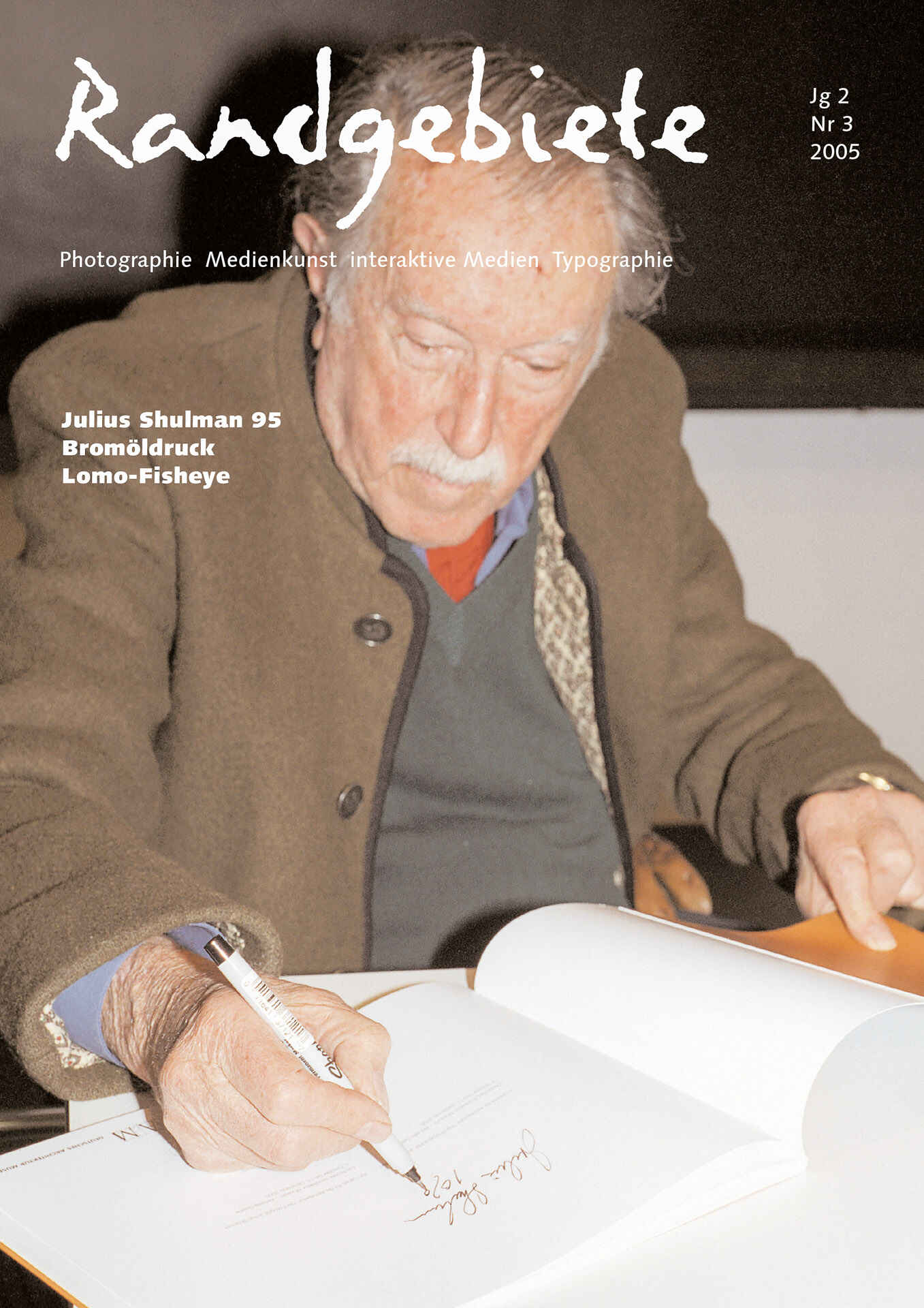 Portrait von Julius Shulman als Umschlagmotiv für meine Zeitschrift ›Randgebiete‹ (Foto: Martin Frech, 10/2005) Farbbild: Julius Shulman signiert (Foto: Martin Frech, 10/2005)