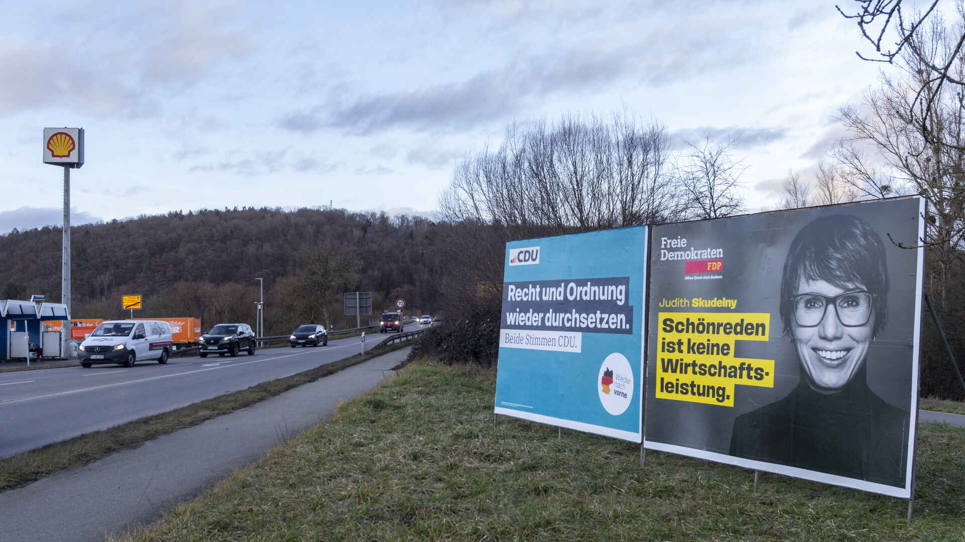 Wahlpalkate von CDU und FDP zur Bundestagswahl in Tübingen (Foto: Martin Frech, 1/2025) Farbbild (born digital): Wahlplakate der Parteien CDU und FDP in Tübingen zur Bundestagswahl 2025. (Foto: Martin Frech, 1/2025)