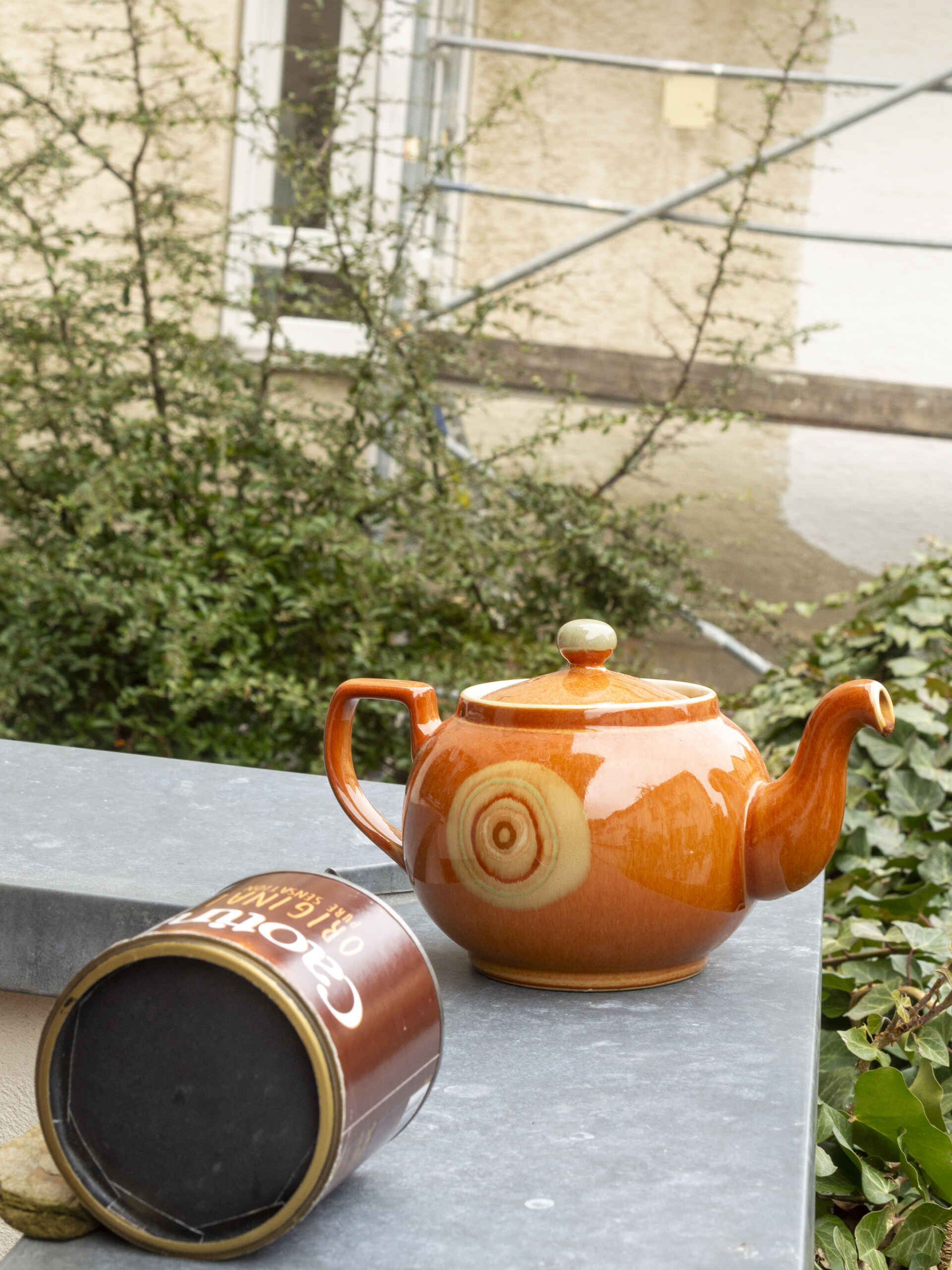 Farbbild (born-digital): CaotinaCam (Lochkamera) während der Aufnahme. (Foto: Martin Frech, 2/2026)